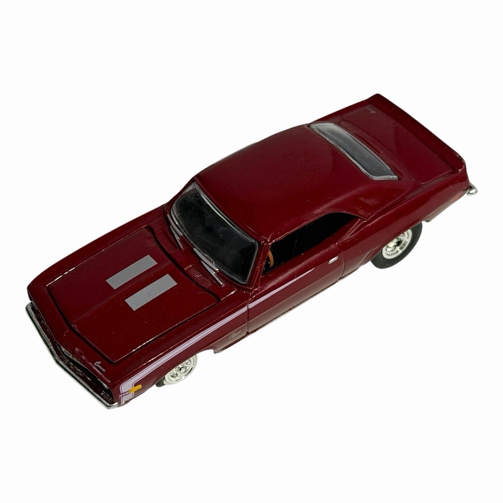 1969 Chevy V-8 Camaro SS 350 Collectible‎ 1/64 Scale Diecast Diorama Model